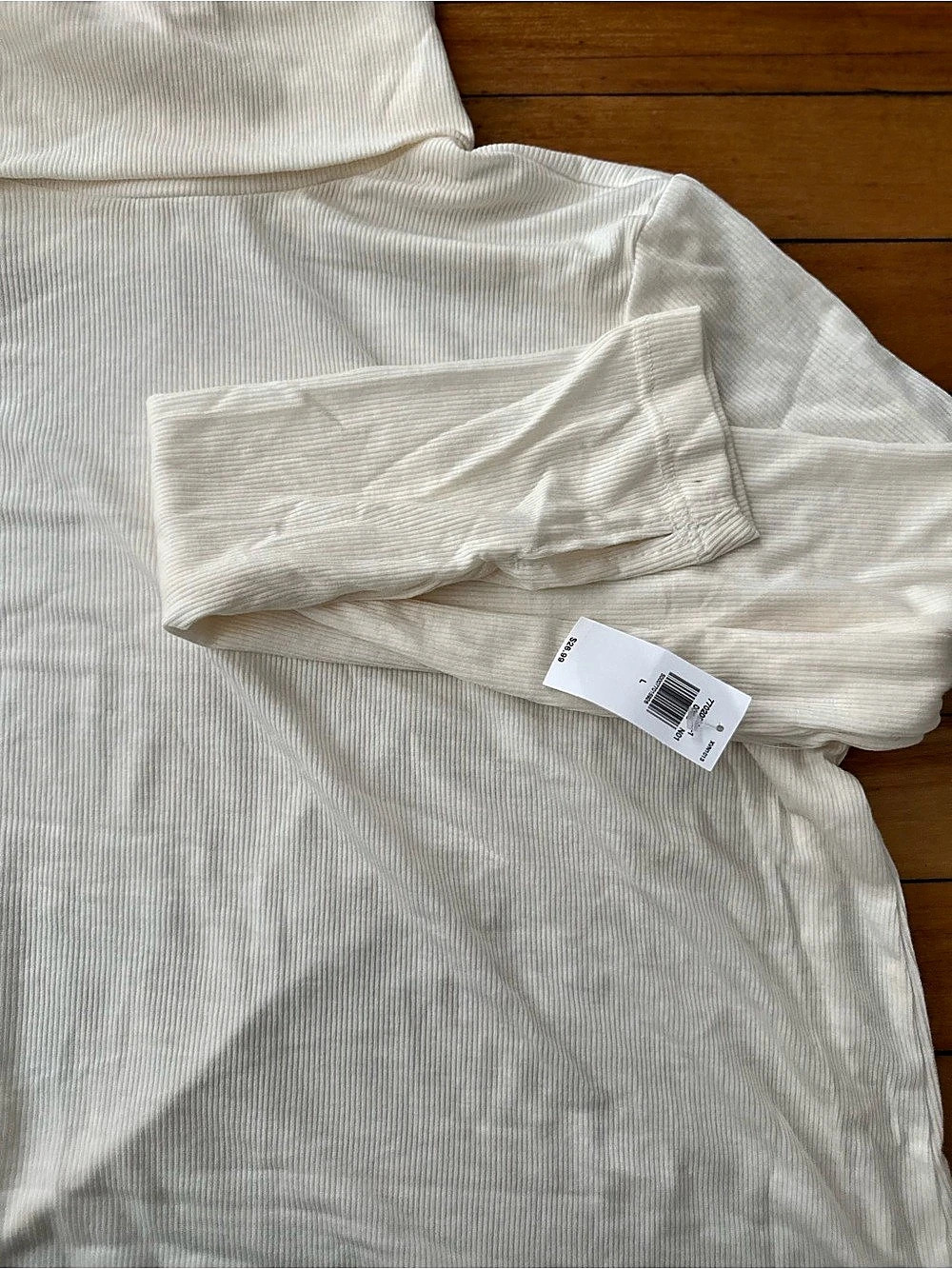 Old Navy Slim-Fit Ribbed Turtleneck White Top - Picture 2 of 3